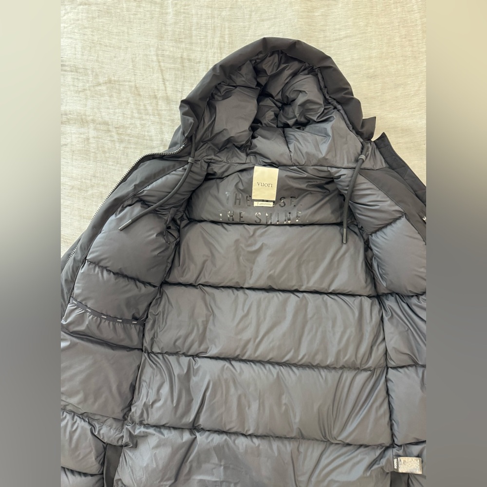 Vuori Women's Black Ski Anorak - Picture 11 of 14